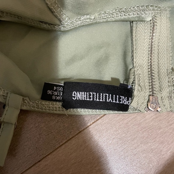 Silk sage green crop top - Picture 3 of 3